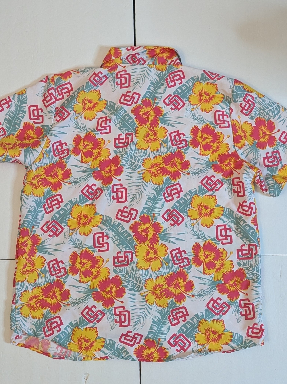 San Diego Padres Men's XL Hawaiian Tropical Floral Short Sleeve Button-Up. MLB.